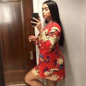 PrettyLittleThing Red  Floral Romper. 🌺